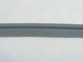 Katoen   paspelband 20 mm  € 1,50 per meter midden grijs