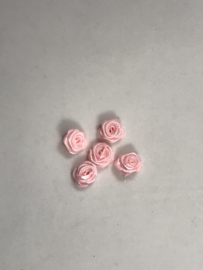 losse bloemtjes groot licht roze   €1,50