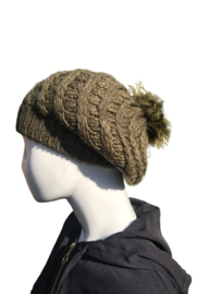 Muts beanie pluim donkergroen