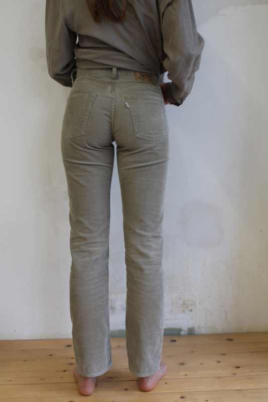 levi's olive green jeans