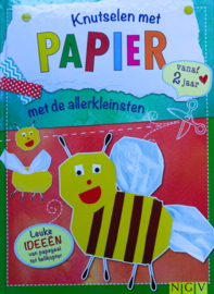 Knutselen met papier met de allerkleinsten