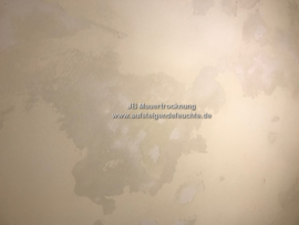 Farbe blättert ab