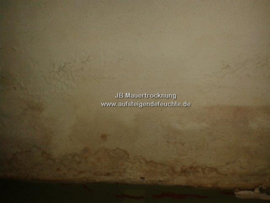 Flecken an der Wand (Leckage)