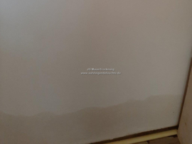 Flecken an der Wand (Leckage)