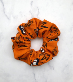 Oranje scrunchie kroontjes