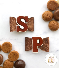 Chocoladeletter glitterstrikjes set van 2