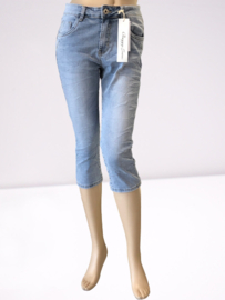 Jewelly capri jeans