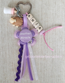 Naamsleutelhanger kraamzorg paars