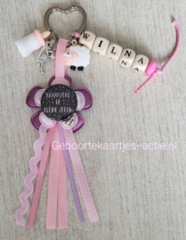 Naamsleutelhanger kraamzorg roze met paars