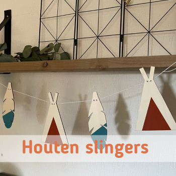 Houten slingers kinderkamer