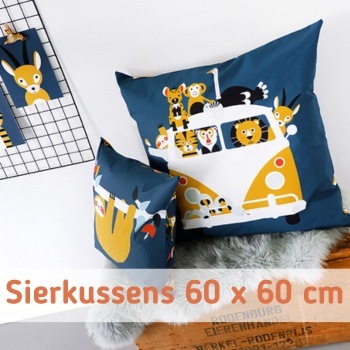 kinderkamer met jungle sierkussen donkerblauw