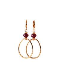 Oorbellen met crystal bordeauxrood en hanger 24K goldplated