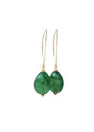 Ellips oorbellen goldplated of verzilverd met hanger resin groen