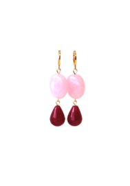 Oorbellen met druppel agaat cerise en steen roze