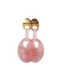 Oorbellen met oorsteker en hanger resin roze