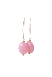 Ellips oorbellen met hanger resin roze