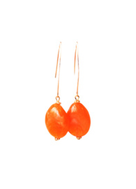 Ellips oorbellen met hanger resin oranje