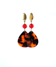 Oorbellen met swarovski crystal rood en hanger leopard print