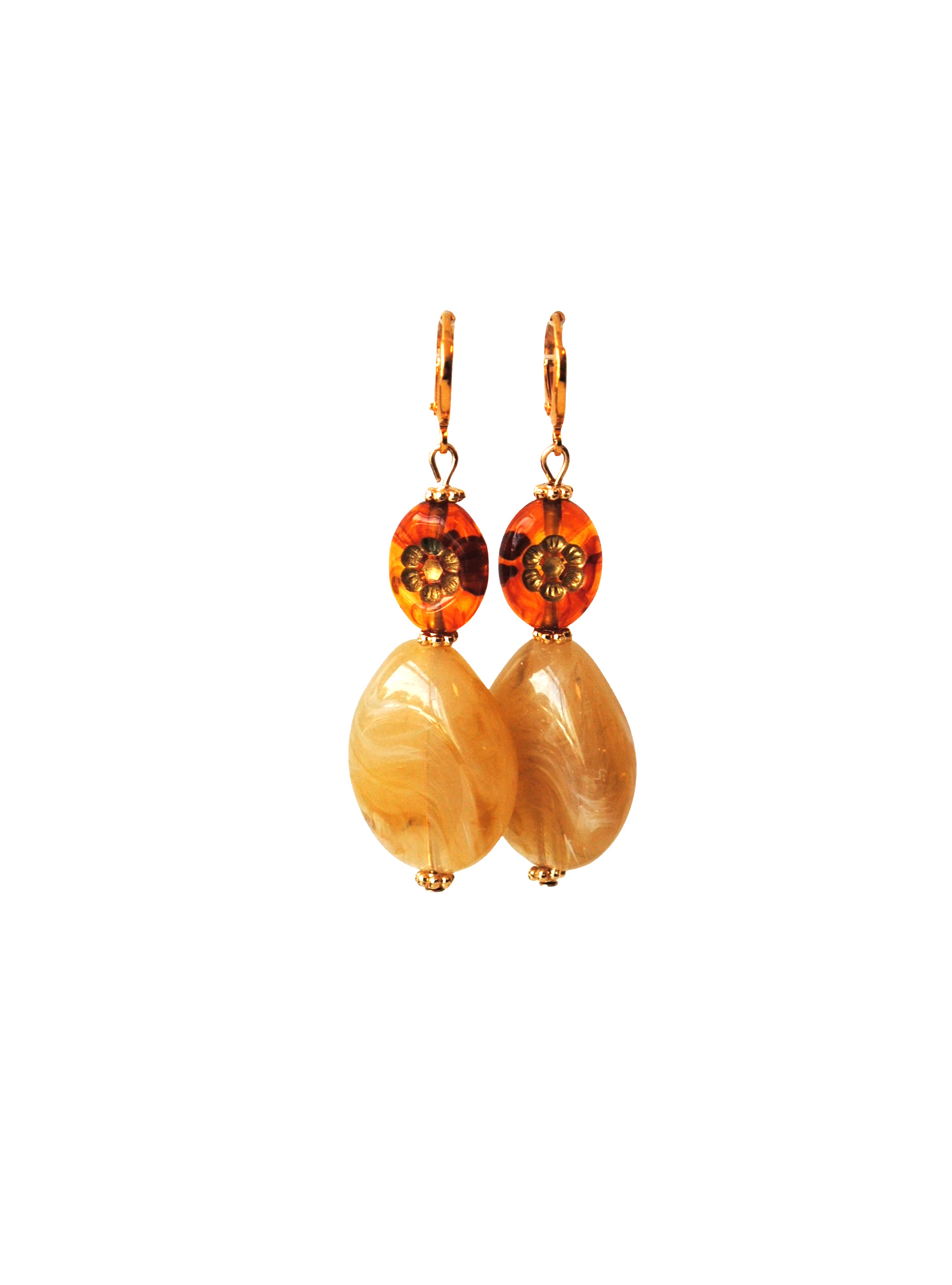 Oorbellen resin met fantasie tussenstuk