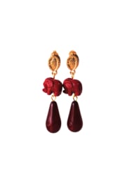 Oorbellen met olifantje en druppel resin rood