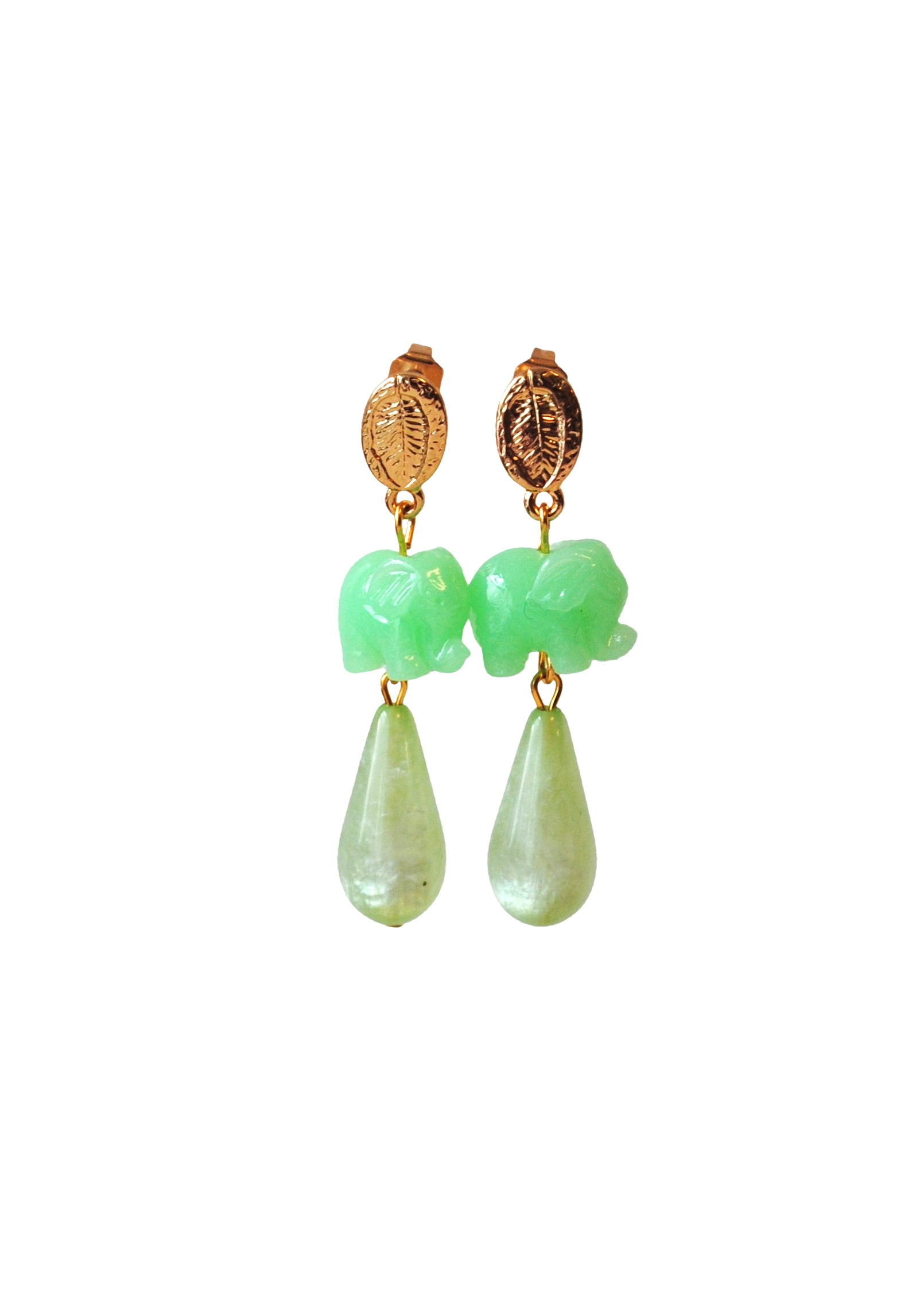 Oorbellen met licht groen olifantje en druppel resin