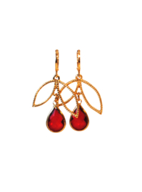 Oorbellen blad goldplated en crystal rood