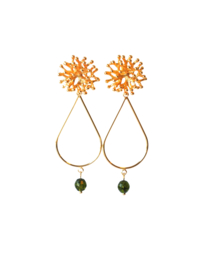 Oorbellen met oorsteker coral 24K goldplated en olive crystal