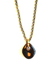 Lange schakelketting oud goud en ornament bruin