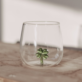 Drinkglas met klavertjevier figuur