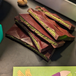 Dadelchocolade bomba di pistacchio