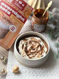 Cinnamon roll baked oats