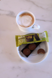 Chocolade cups met pistache vulling