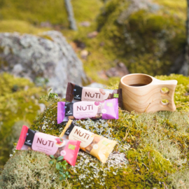 Nuti reep lingonberry & caramel