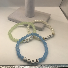 hugs armband