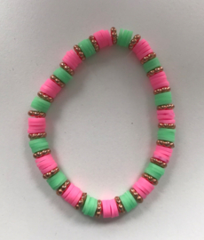 roze en groene heishi armband 17 cm