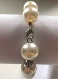 witte acryl parel armband