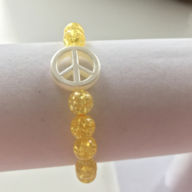 gele armband met vredes teken 17 cm