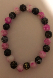 roze met zwarte armband 17-18 cm