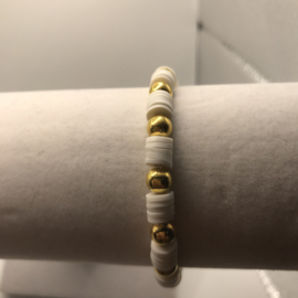 witte heishi kralen en goud