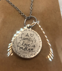 a family ketting