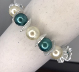 groene parels met witte armband
