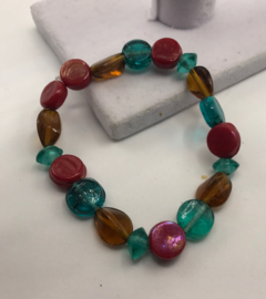 rood, bruin en groene glaskralen