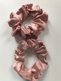roze bruinen scrunchie