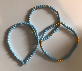 lichtblauwe armbanden set 17 cm