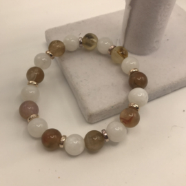 lichtbruine en witte armband