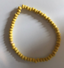 gele rocaille armband 17 cm