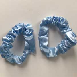 blauwe scrunchie