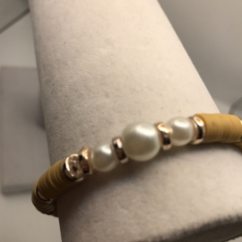 chocolat heishi armband met parel