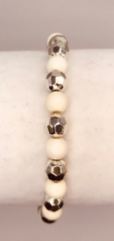 beige en zilveren acryl armband