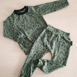 Set Green Black stripes